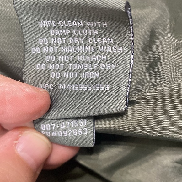 J2  Women's olive green faux leather bomber jacket w/ quilted pattern. Size M - Picture 10 of 12